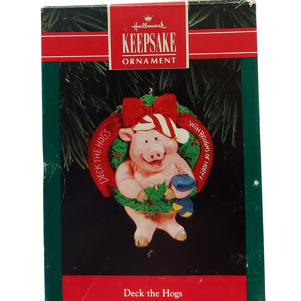 Vintage 1992 Hallmark Keepsake Ornament Deck the Hogs Pig Wreath QX520-4 V